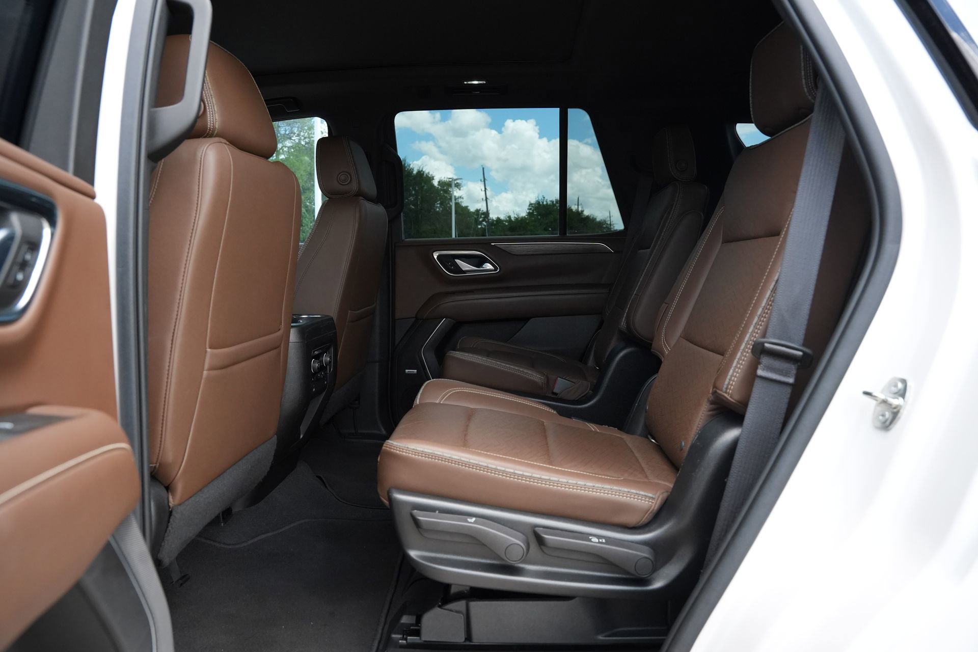 Used 2022 Chevrolet Tahoe High Country RWD image 20