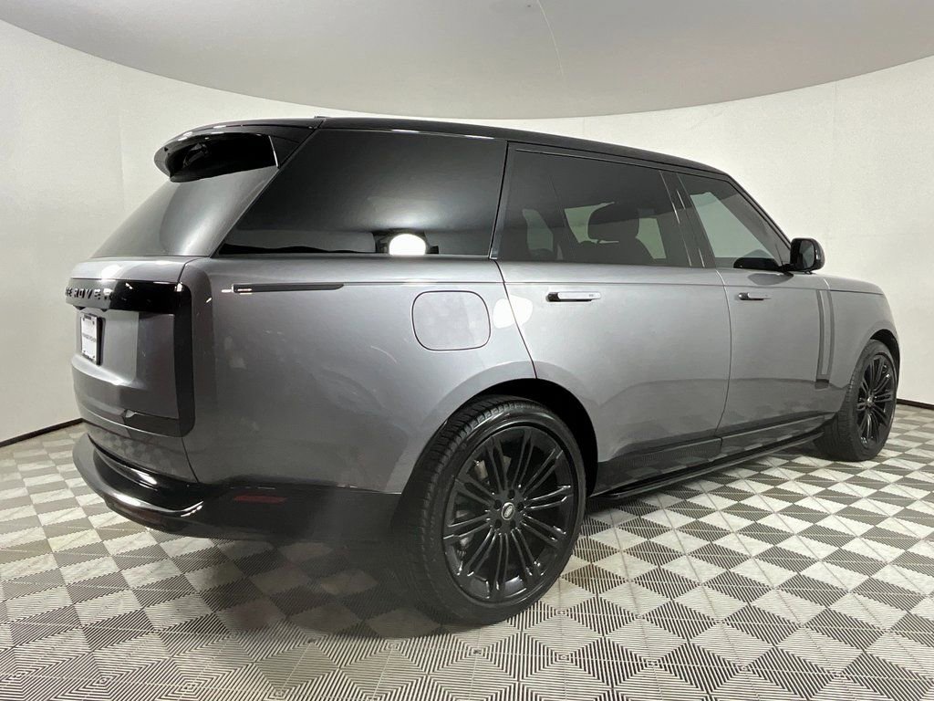 Certified 2025 Land Rover Range Rover Long Wheelbase SE AWD/4WD image 4