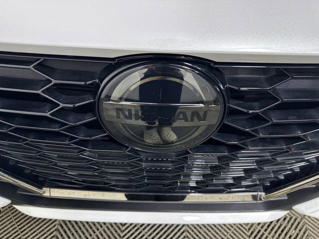 Used 2023 Nissan Sentra SR w/ Trunk Package image 9