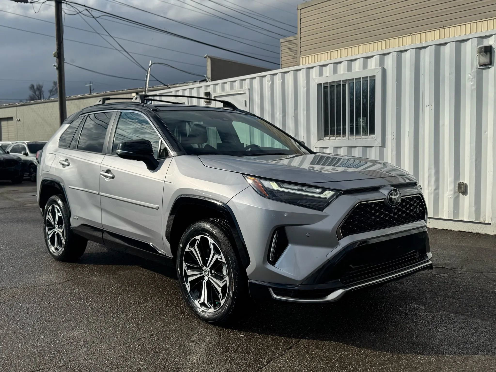 Used 2025 Toyota RAV4 XSE w/ Premium Package image 2