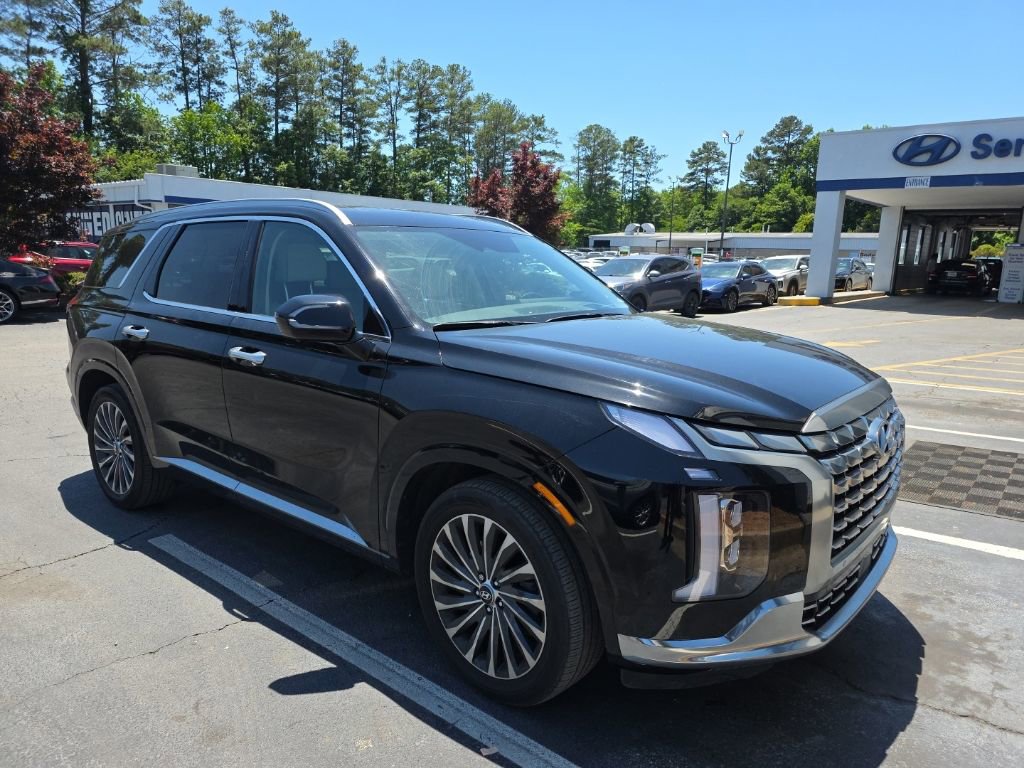 Used 2024 Hyundai Palisade Calligraphy FWD image 2