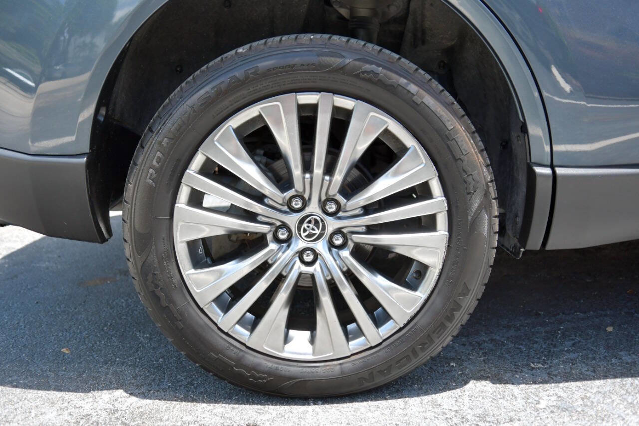 Used 2021 Toyota Venza XLE w/ Softex Package image 31