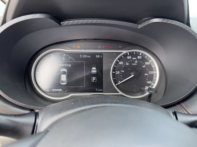 New 2025 Nissan Versa SR w/ Trunk Package FWD image 13