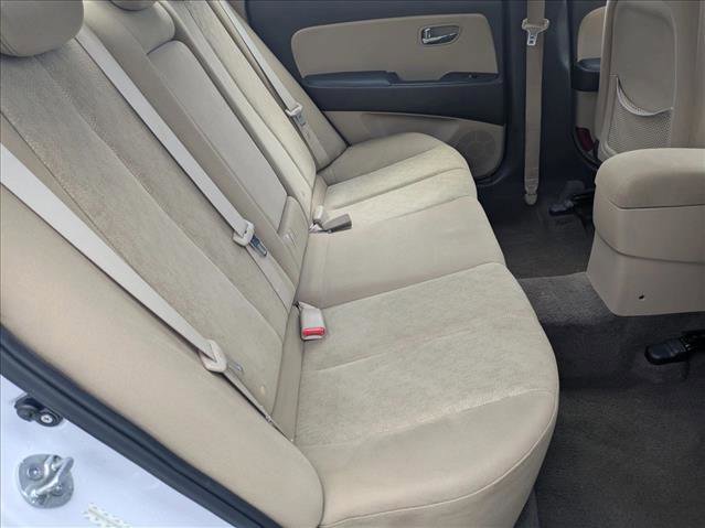 Used 2010 Hyundai Elantra GLS FWD image 17