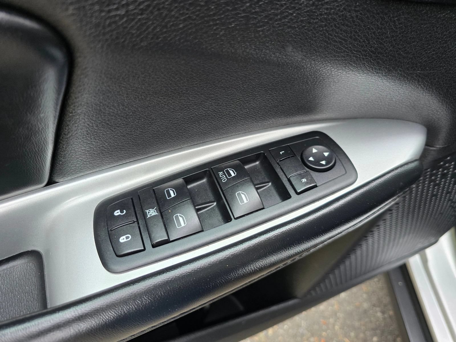 Used 2013 Dodge Journey SXT w/ Flexible Seating Group FWD image 24