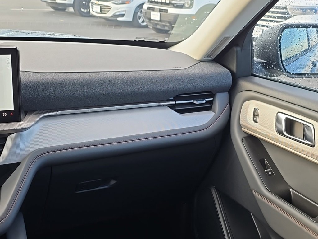 New 2026 Ford Explorer Active image 18