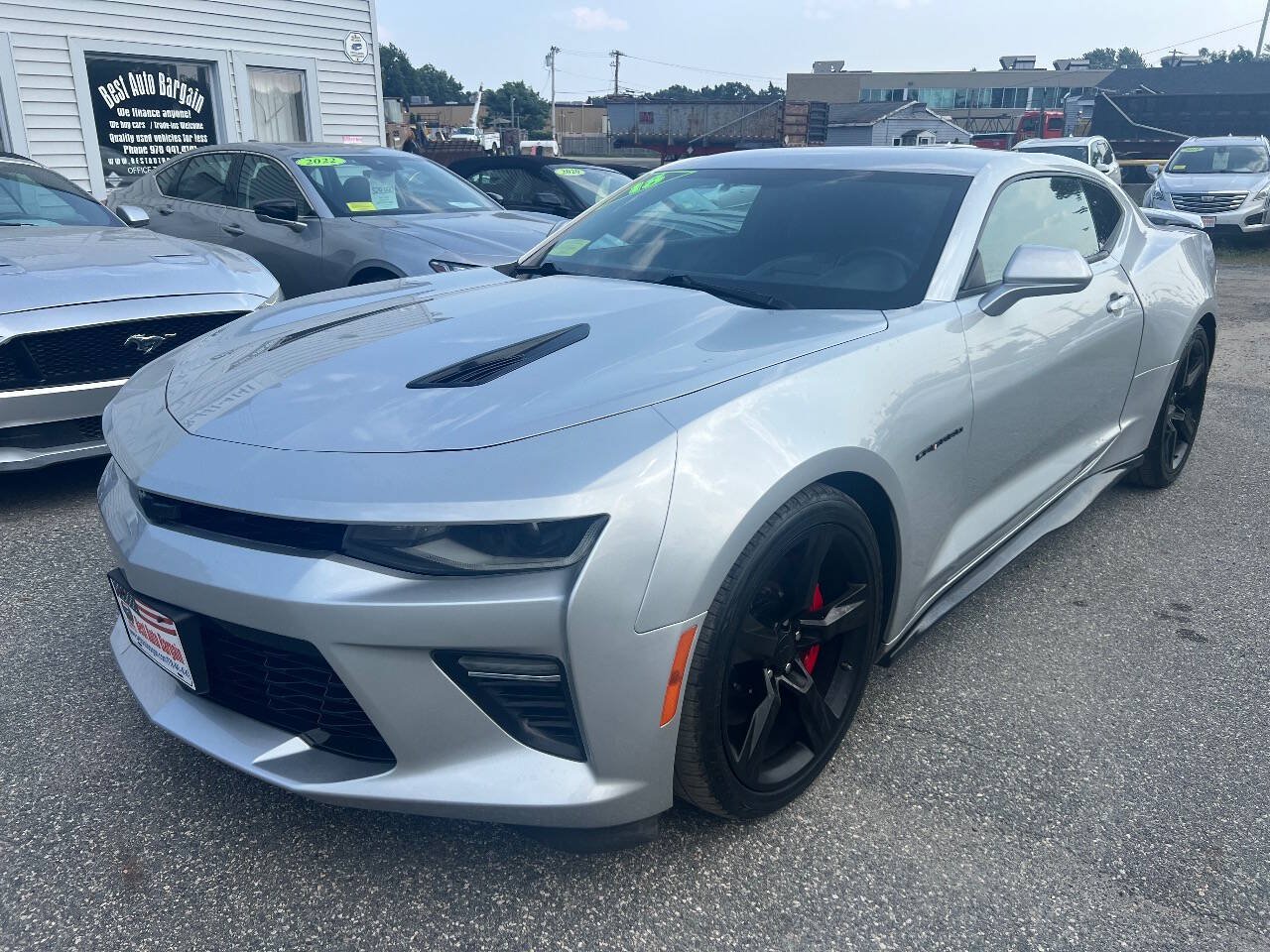 Used 2018 Chevrolet Camaro SS RWD image 3