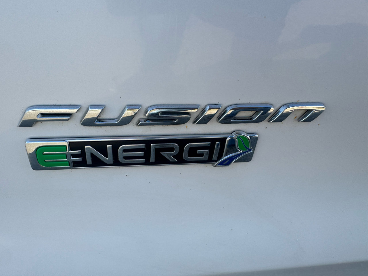 Used 2017 Ford Fusion Energi SE image 9