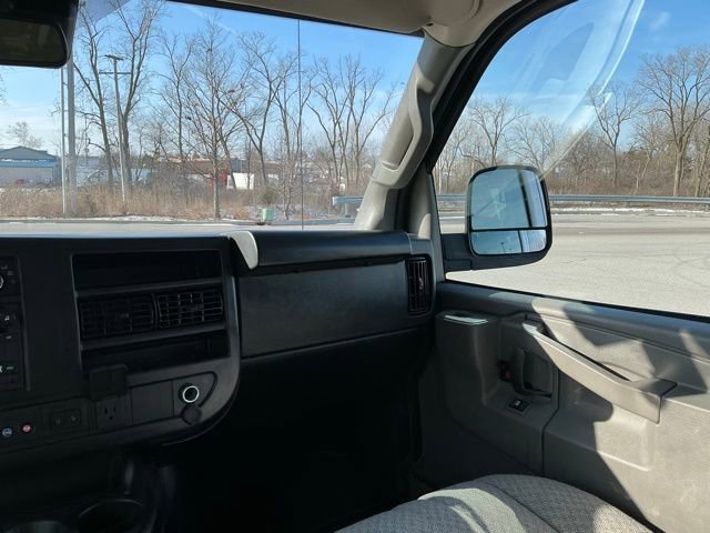Used 2025 Chevrolet Express 3500 LT w/ LT Preferred Equipment Group image 25