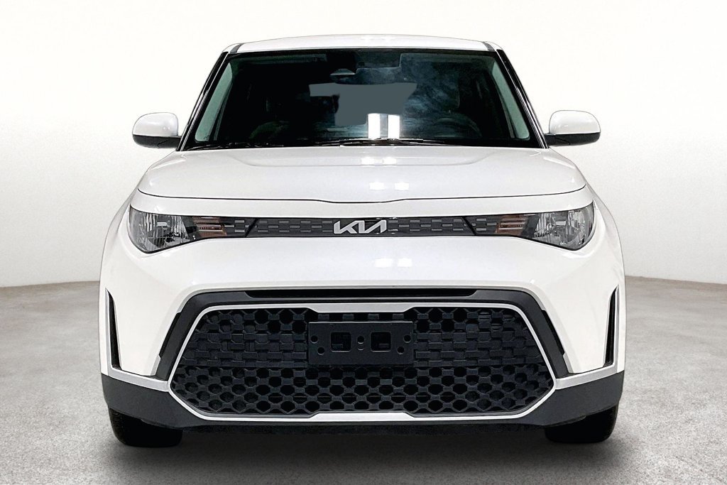 Used 2025 Kia Soul LX w/ LX Technology Package FWD image 4