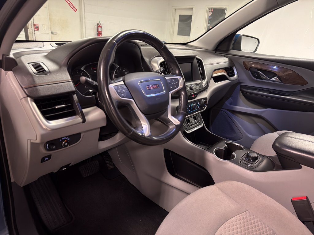Used 2020 GMC Terrain SLE w/ Driver Convenience Package FWD image 24