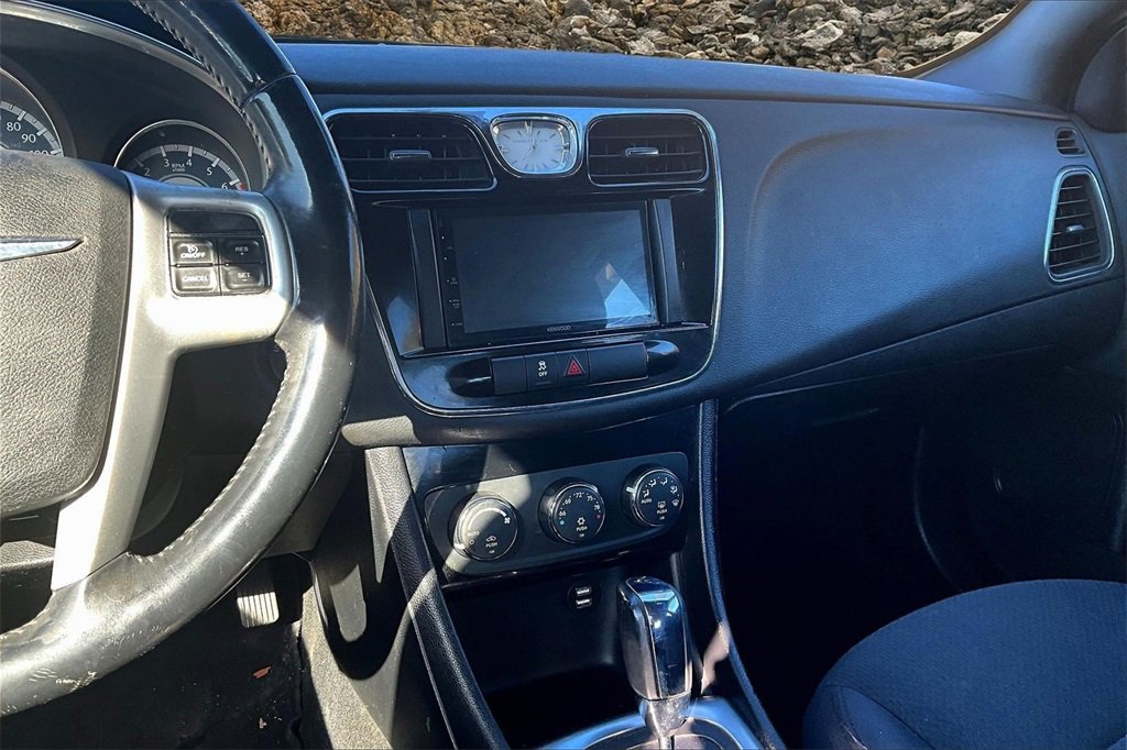 Used 2014 Chrysler 200 Touring image 6