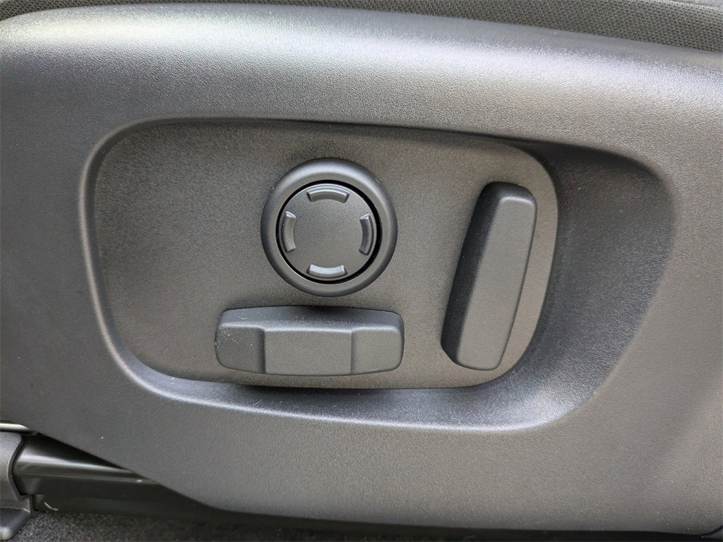 New 2025 Land Rover Discovery Sport Dynamic SE image 21