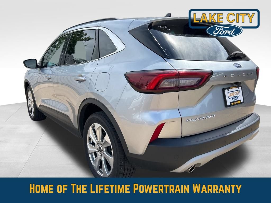 Used 2023 Ford Escape Platinum AWD/4WD image 3