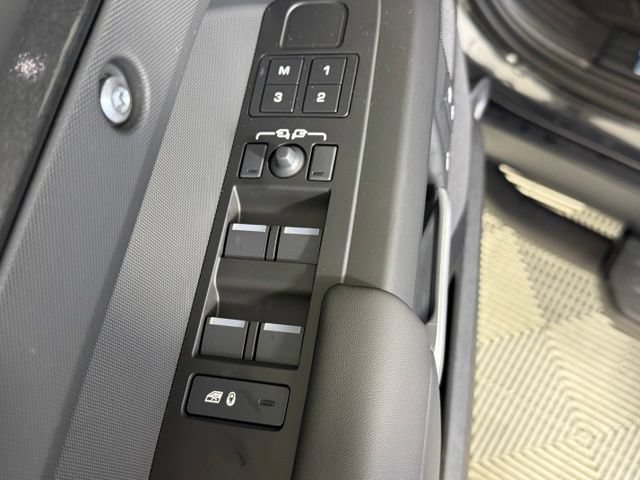 New 2026 Land Rover Defender 130 Outbound AWD/4WD image 31