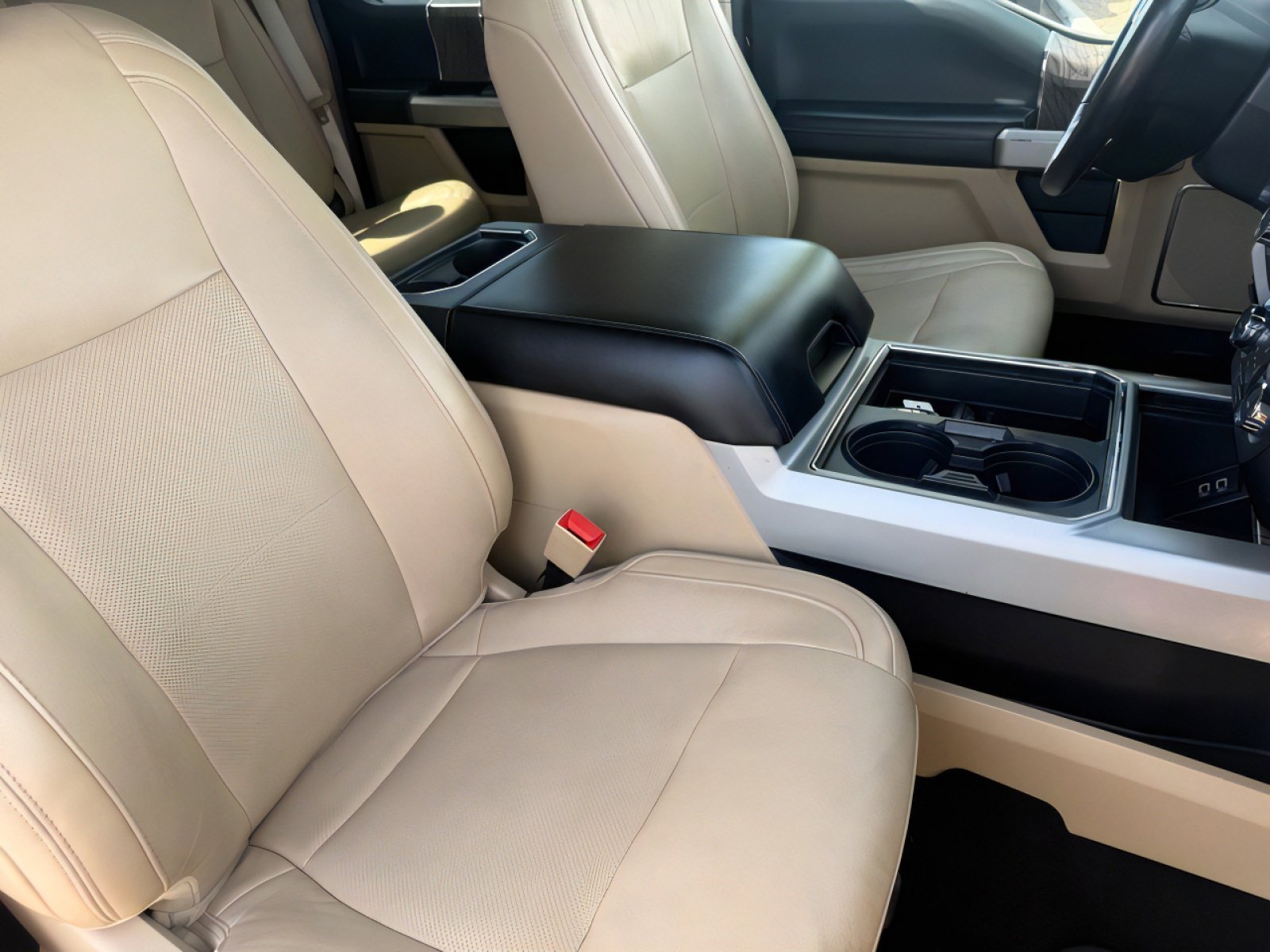 Used 2019 Ford F250 Lariat w/ Lariat Ultimate Package image 9