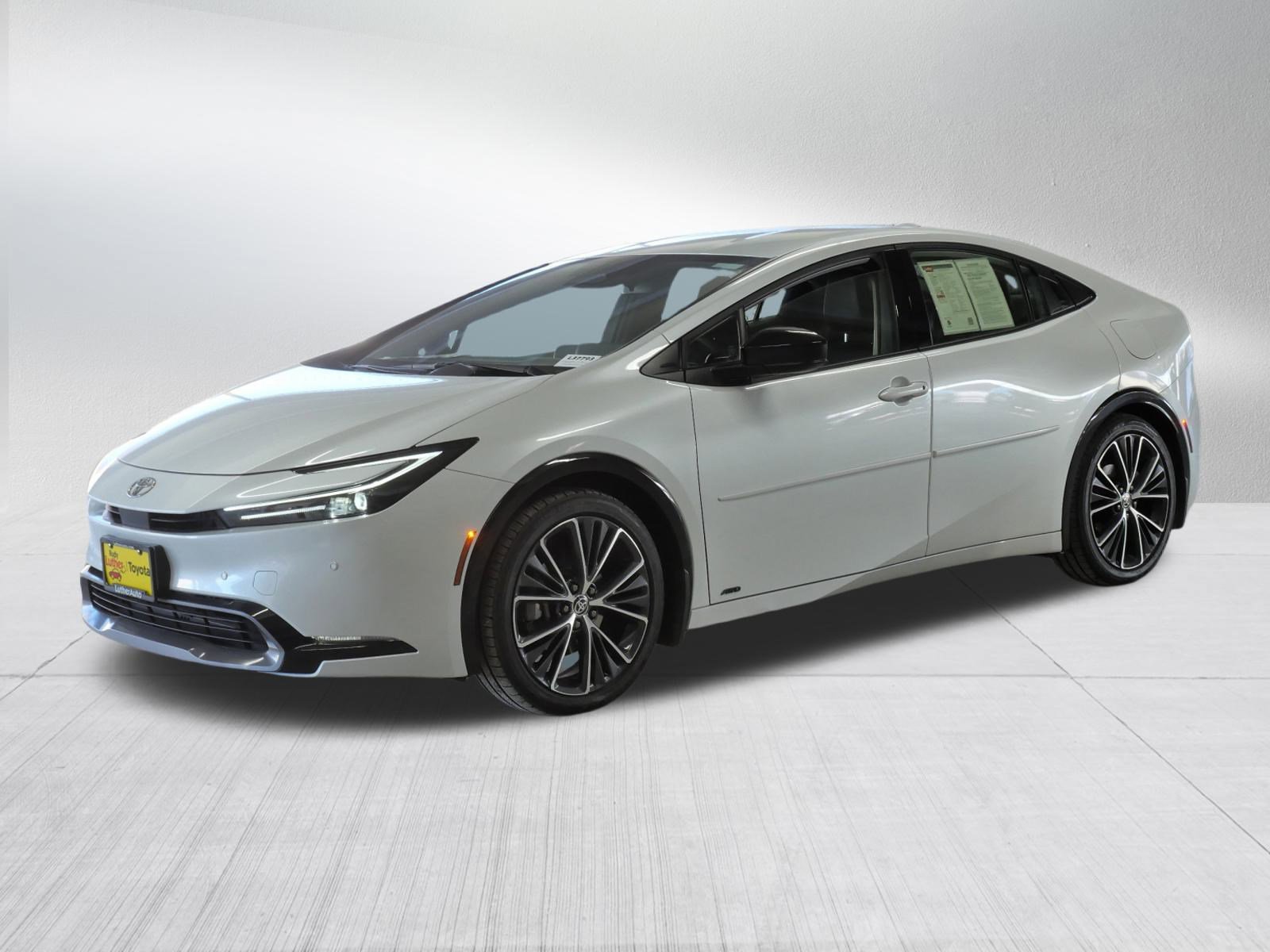Used 2024 Toyota Prius XLE image 3