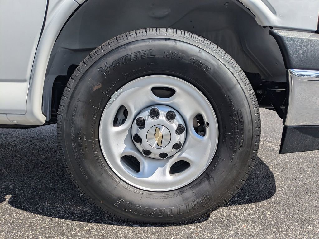 New 2025 Chevrolet Express 3500 w/ Power Convenience Package image 12