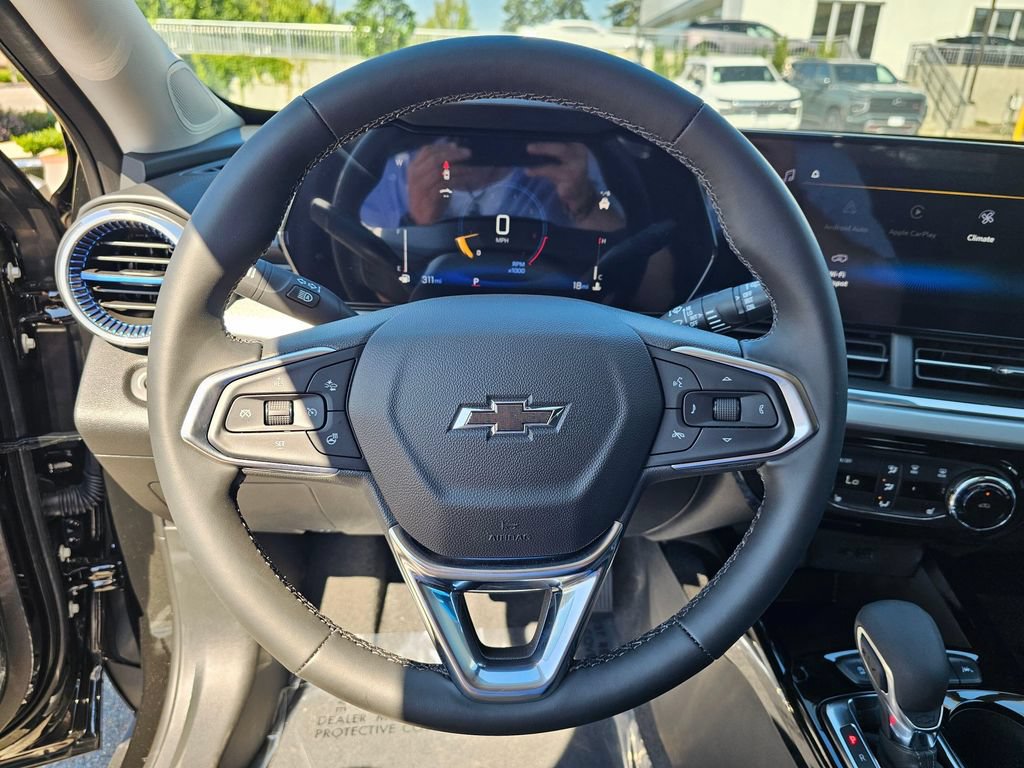 New 2026 Chevrolet Trax LT w/ Driver Confidence Package FWD image 24