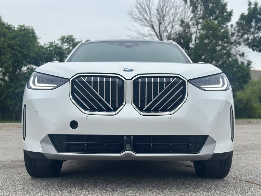 New 2026 BMW X3 xDrive30i w/ Premium Package AWD/4WD image 2