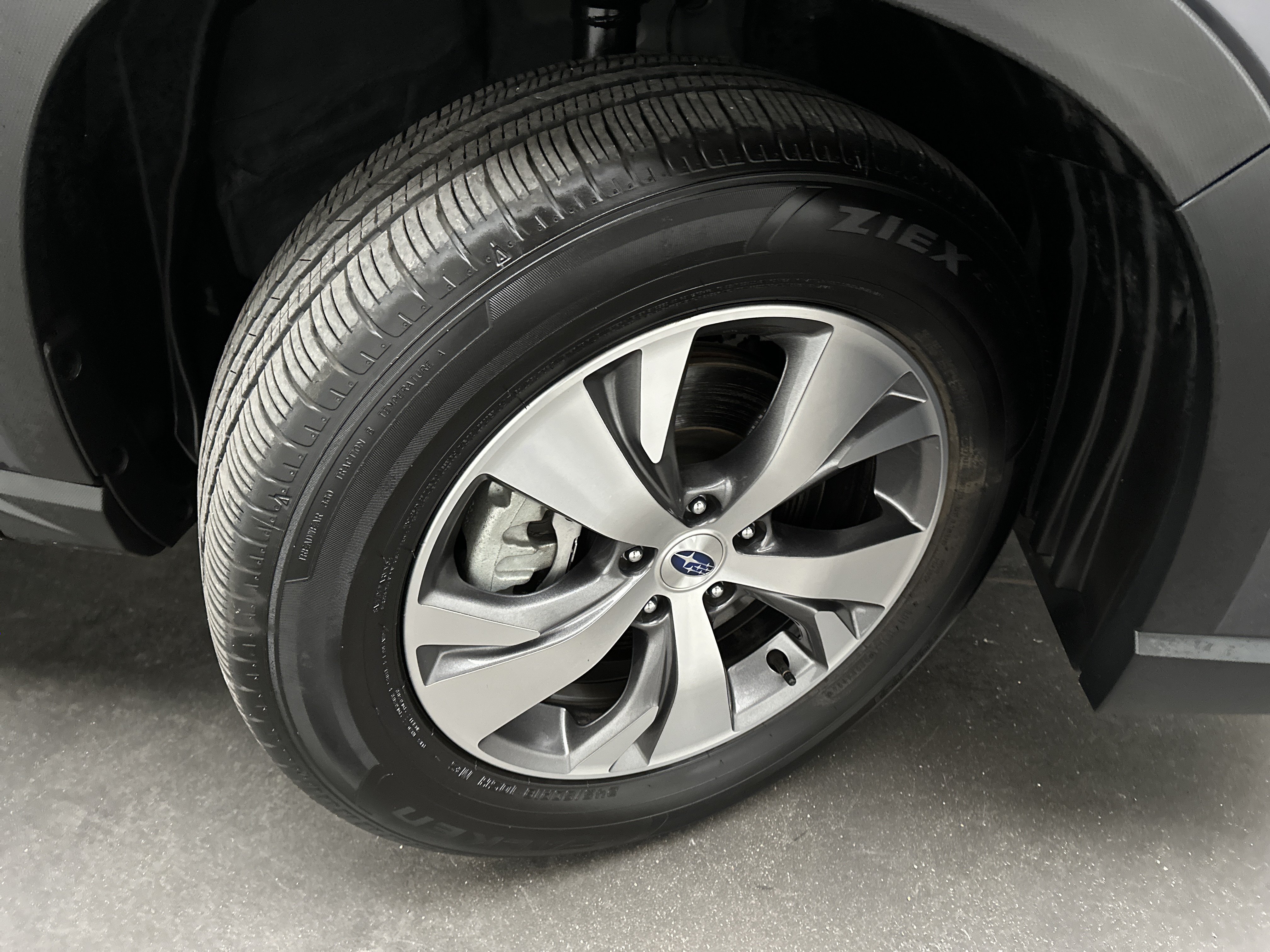 Used 2025 Subaru Ascent Premium AWD/4WD image 9