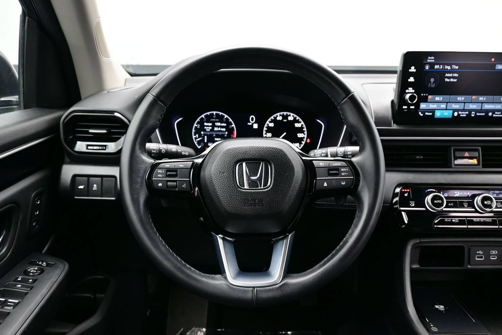Used 2025 Honda Pilot EX-L image 45