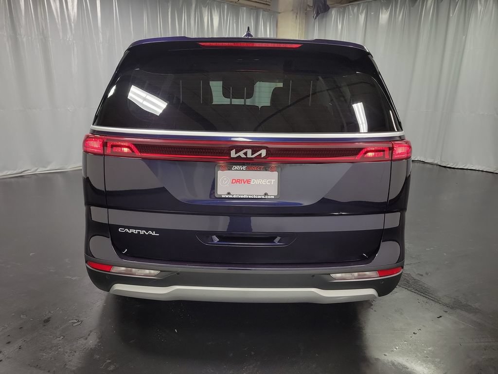 Used 2023 Kia Carnival LX FWD image 7