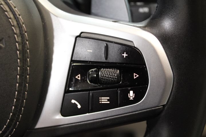 Used 2021 BMW X7 M50i w/ Dynamic Handling Package AWD/4WD image 39