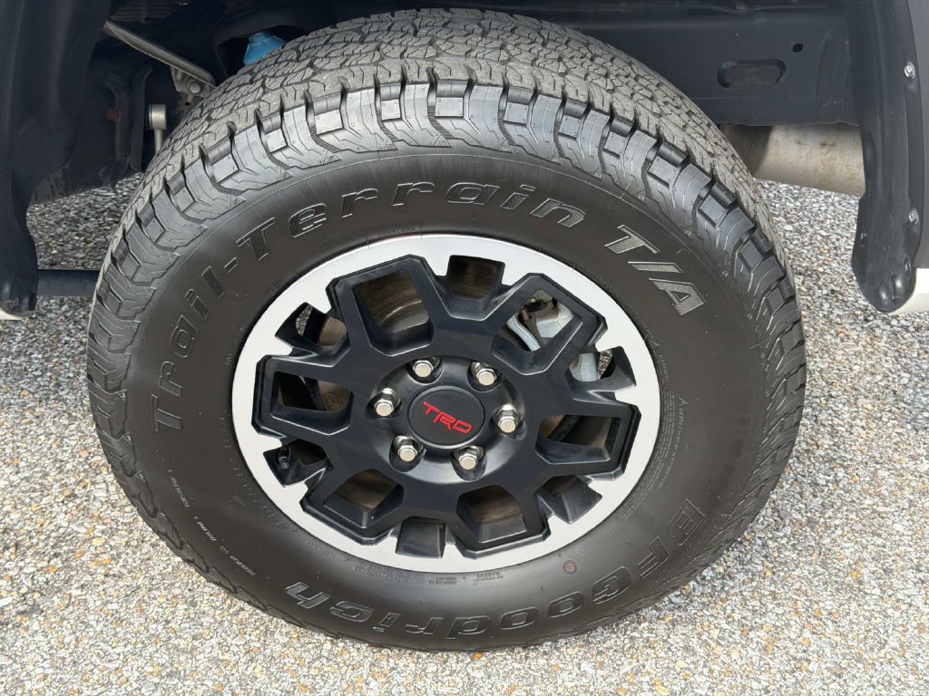 Used 2025 Toyota Tacoma TRD Off-Road AWD/4WD image 4
