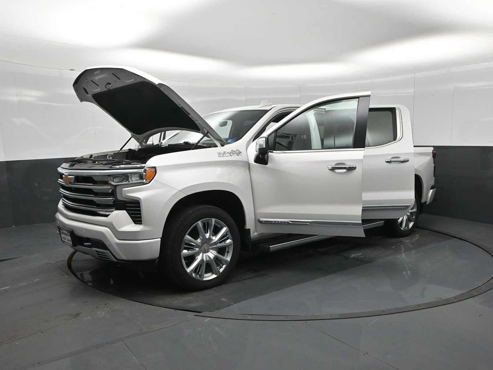 Used 2024 Chevrolet Silverado 1500 High Country image 29