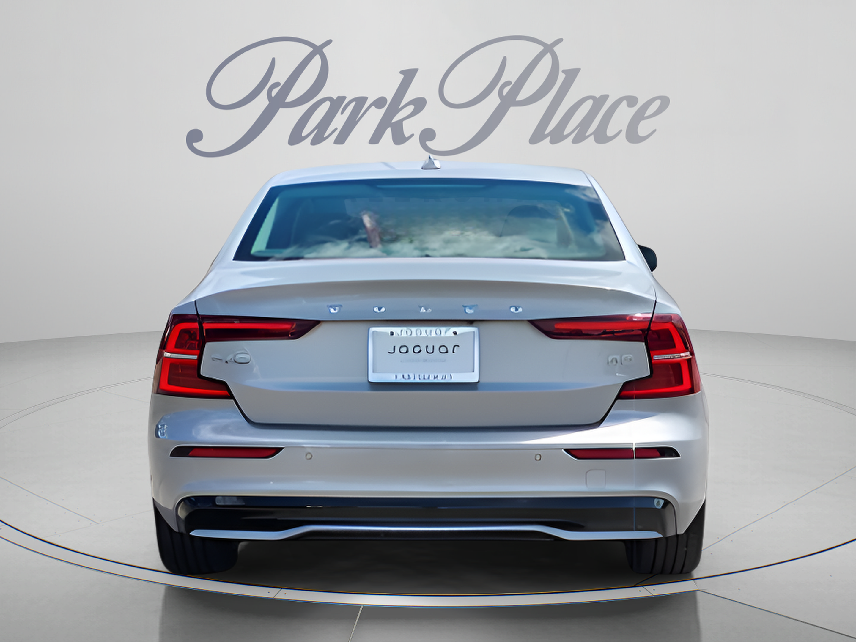 Used 2024 Volvo S60 B5 Plus FWD image 4