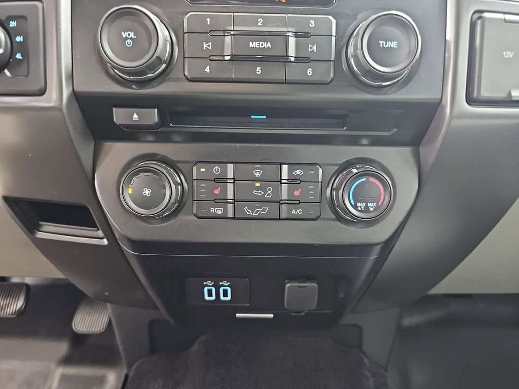 Used 2016 Ford F150 XLT w/ Equipment Group 302A Luxury AWD/4WD image 27