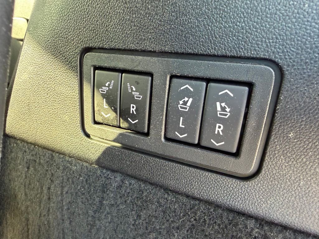 Used 2024 Cadillac XT6 Premium Luxury w/ LPO, Floor Liner Package image 28