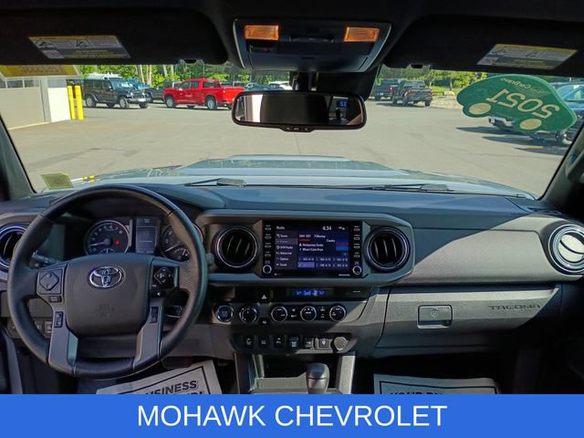 Used 2021 Toyota Tacoma TRD Sport w/ Technology Package AWD/4WD image 19