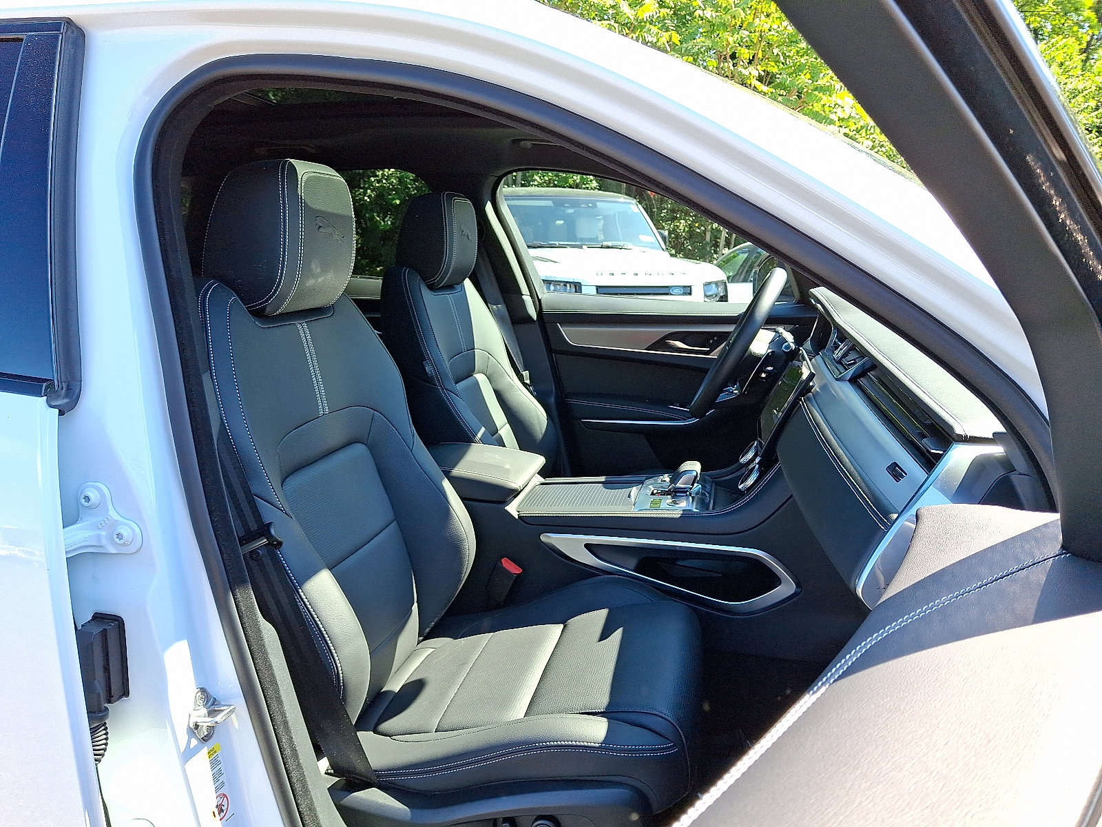 Used 2025 Jaguar F-PACE R-Dynamic S image 3