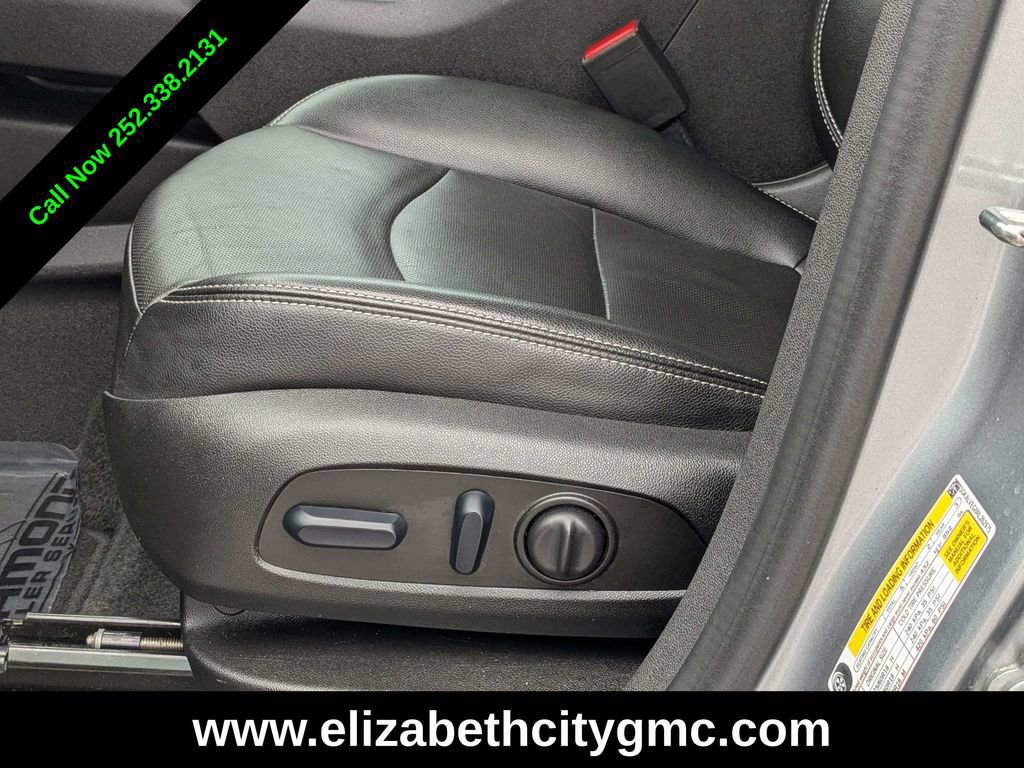 Used 2024 GMC Terrain SLT image 22