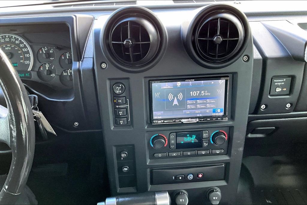 Used 2005 HUMMER H2 SUT w/ Preferred Equipment Group image 30