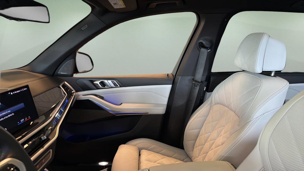 Used 2024 BMW X5 xDrive50e w/ Executive Package AWD/4WD image 10
