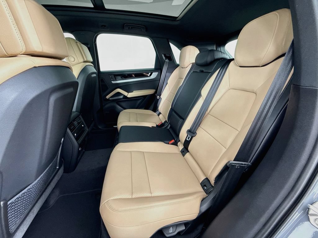 New 2026 Porsche Cayenne AWD/4WD image 24