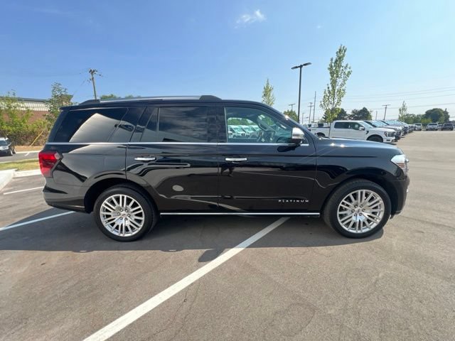 Used 2024 Ford Expedition Platinum AWD/4WD image 4