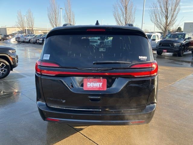 New 2026 Chrysler Pacifica Select w/ S Appearance Package FWD image 7