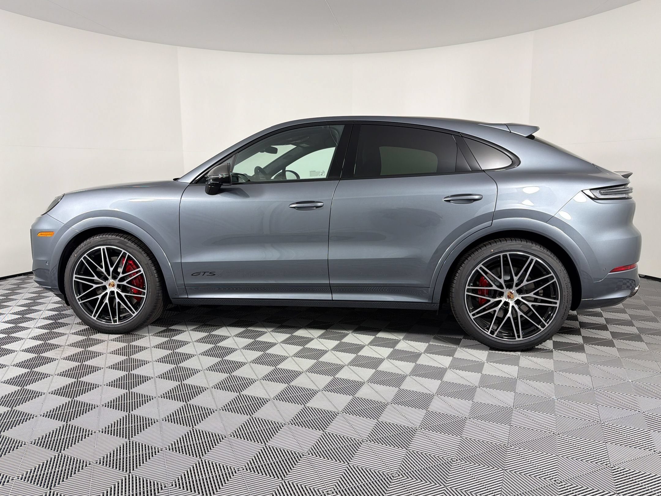 New 2026 Porsche Cayenne GTS AWD/4WD image 2