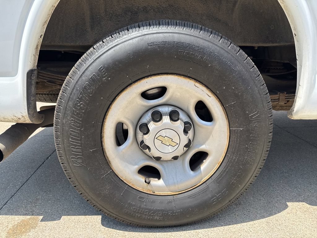 Used 2021 Chevrolet Express 3500 w/ Driver Convenience Package RWD image 48