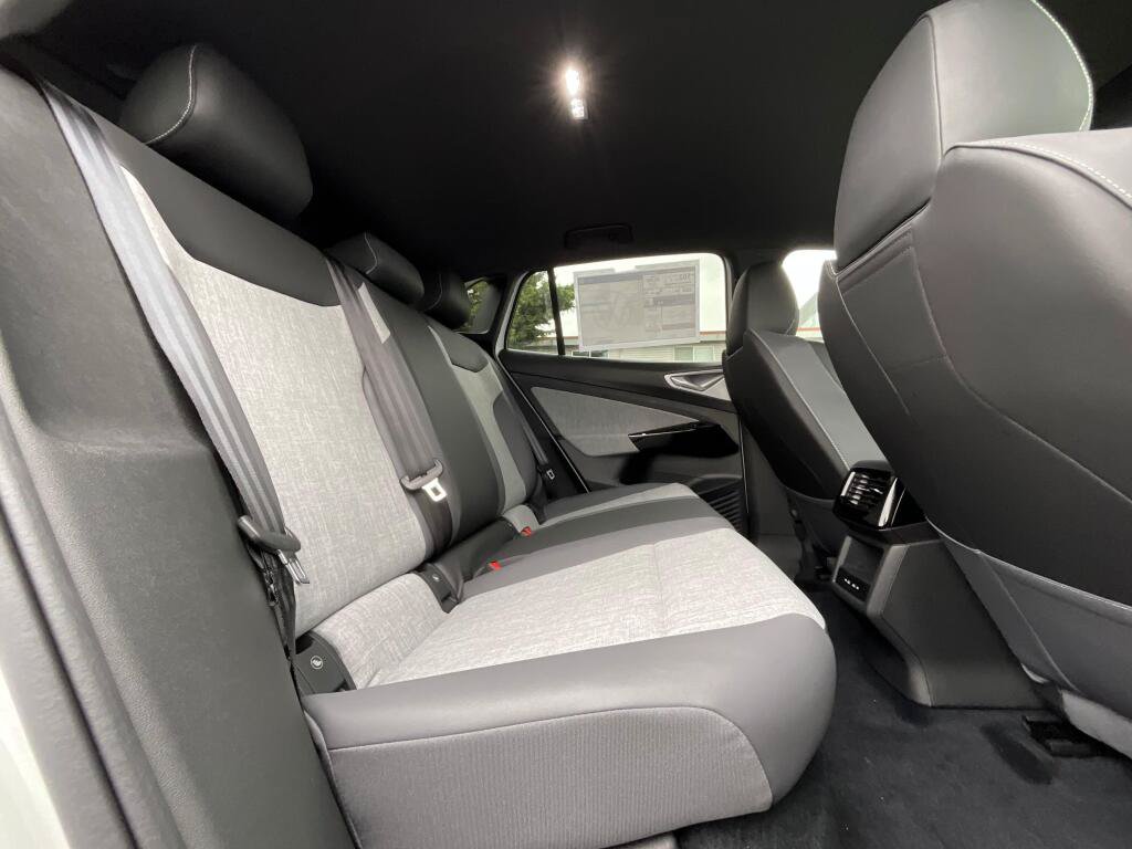 New 2026 Volkswagen ID.4 Pro AWD/4WD image 15