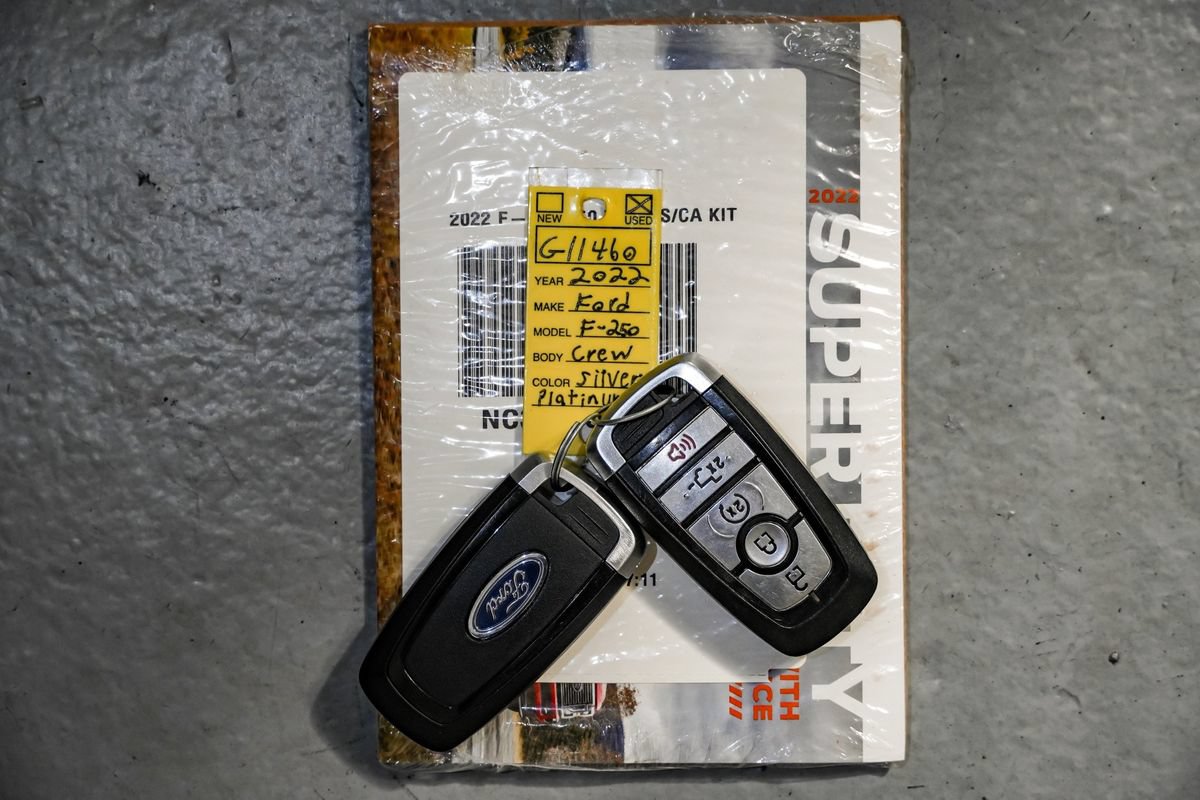 Used 2022 Ford F250 Platinum w/ FX4 Off-Road Package AWD/4WD image 60