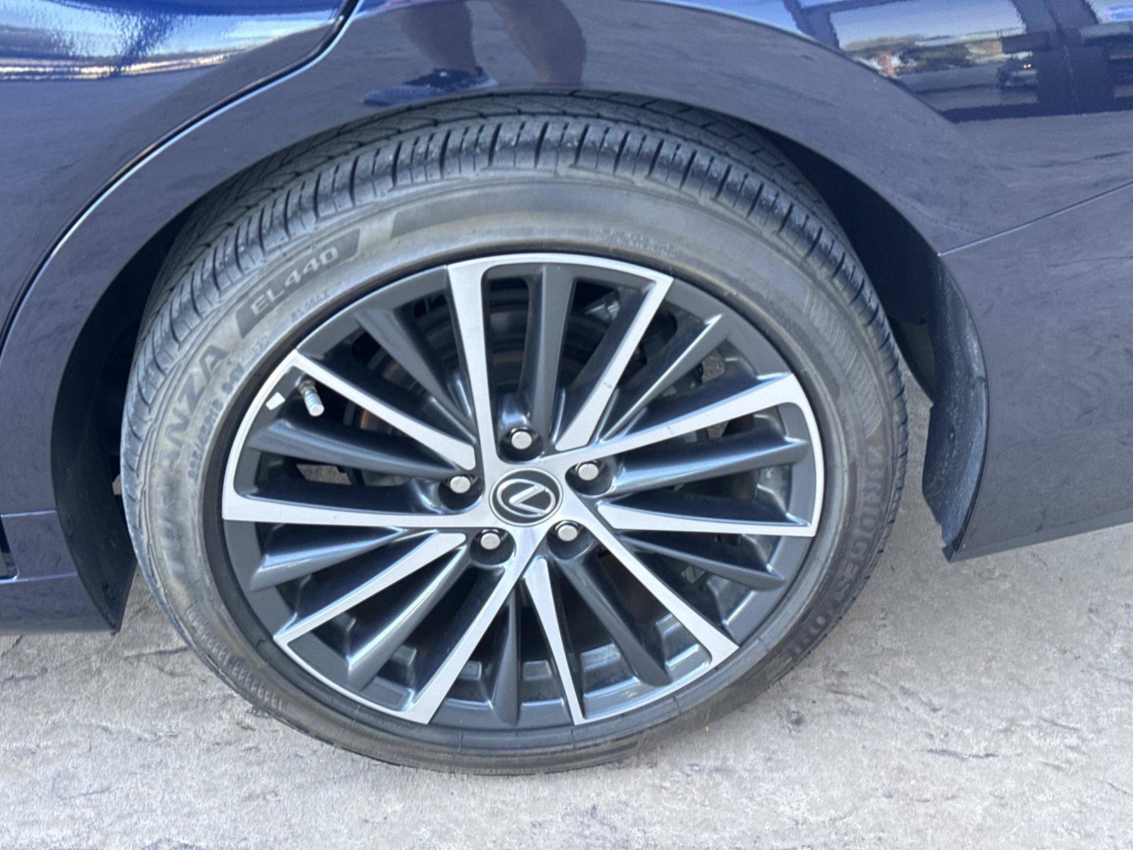 Used 2025 Lexus ES 350 w/ Premium Package FWD image 22