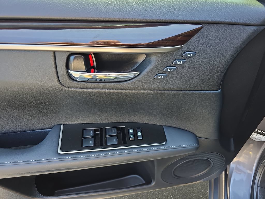 Used 2018 Lexus ES 350 w/ Luxury Package w/Wood Trim FWD image 29