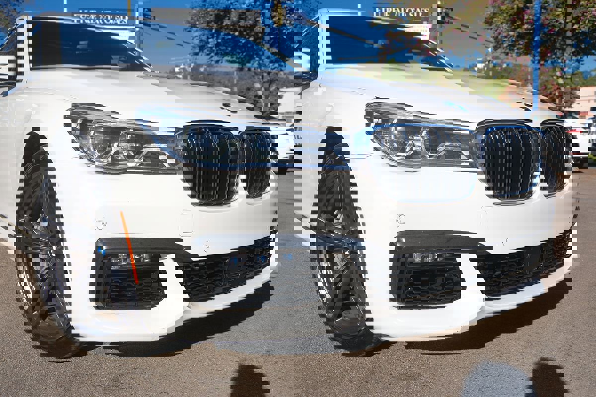 Used 2019 BMW 750i image 7