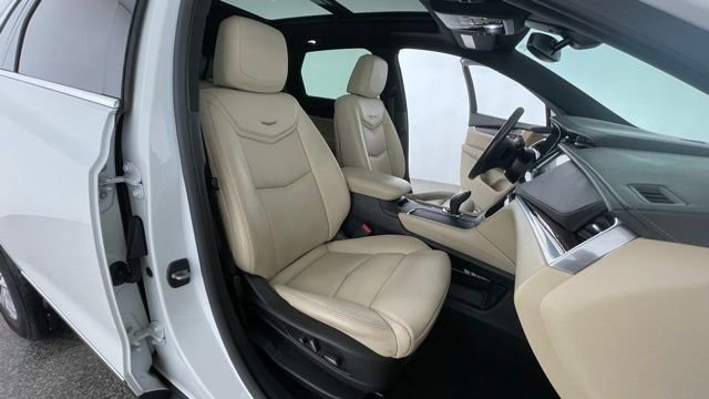 Used 2017 Cadillac XT5 Luxury w/ Driver Awareness Package image 49