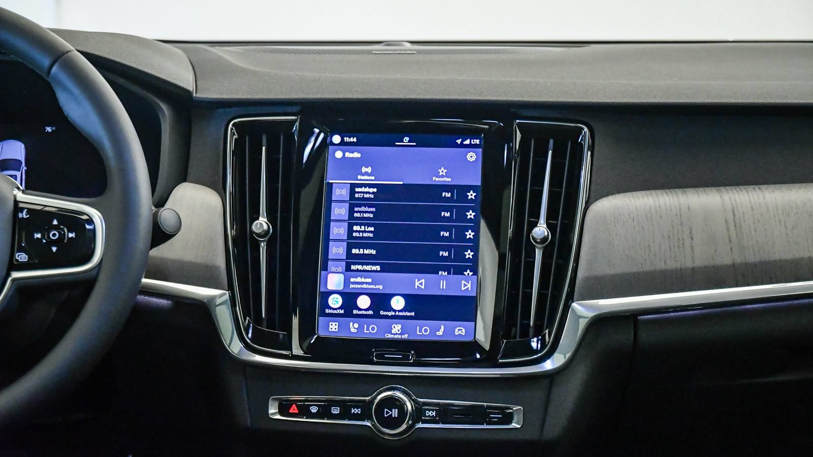 Certified 2023 Volvo S90 B6 Plus AWD/4WD image 14